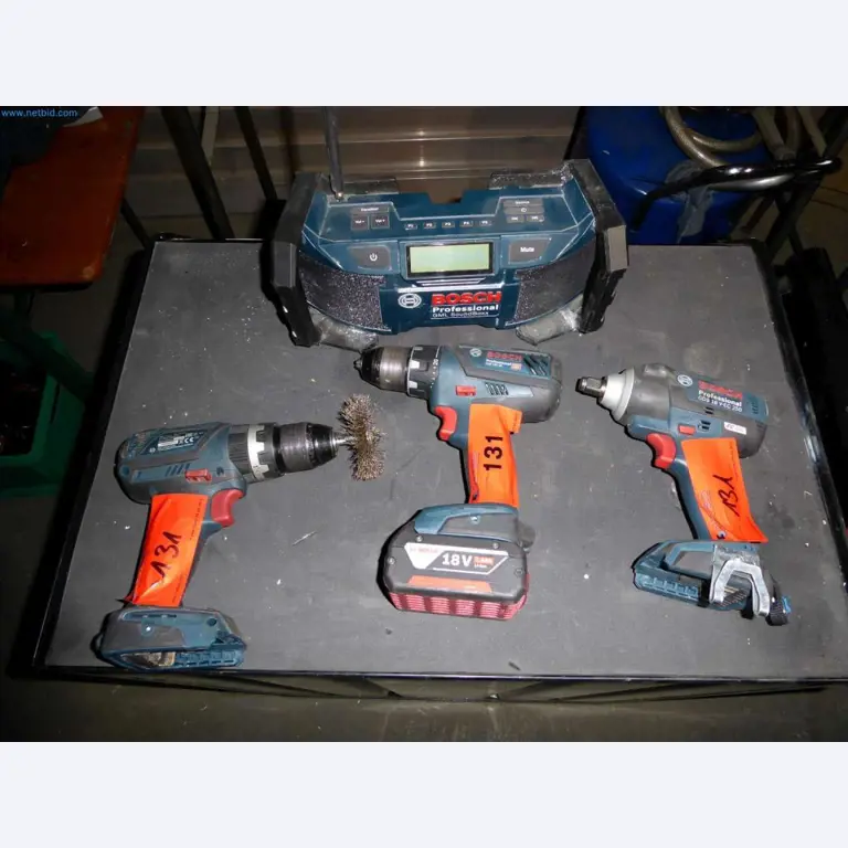 Lagerauflösung eines Dienstleistungsbetriebes, Fahrzeuge, Lagereinrichtung-2