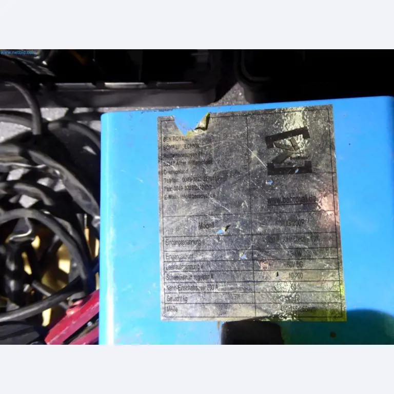 Liquidación de almacén de una empresa de servicios, vehículos, equipos de almacén-2