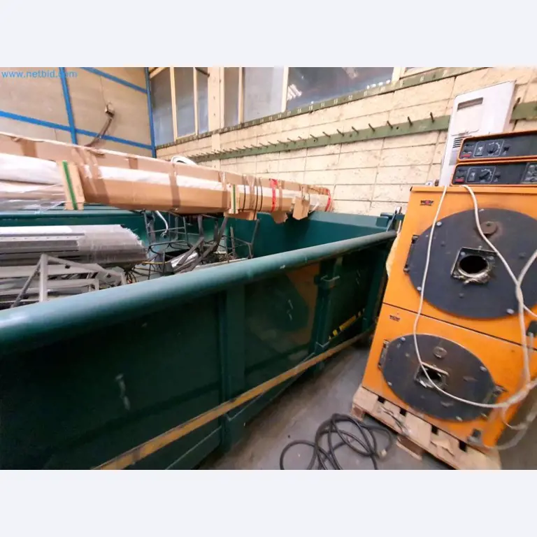 Likwidacja magazynu firmy usługowej, pojazdy, wyposażenie magazynu-10