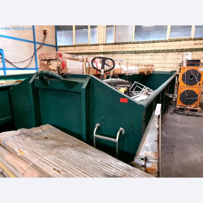 Likwidacja magazynu firmy usługowej, pojazdy, wyposażenie magazynu-12