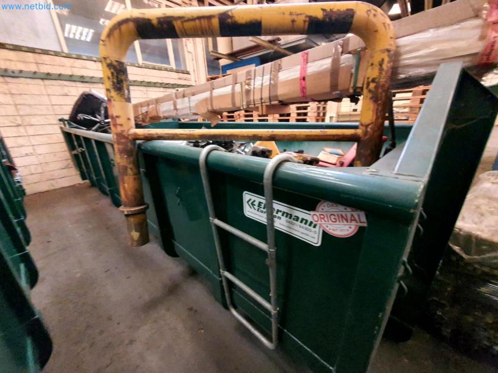 Likwidacja magazynu firmy usługowej, pojazdy, wyposażenie magazynu-13