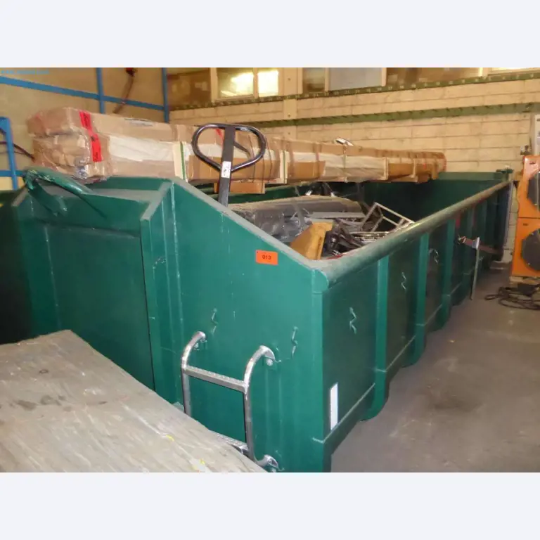 Likwidacja magazynu firmy usługowej, pojazdy, wyposażenie magazynu-2