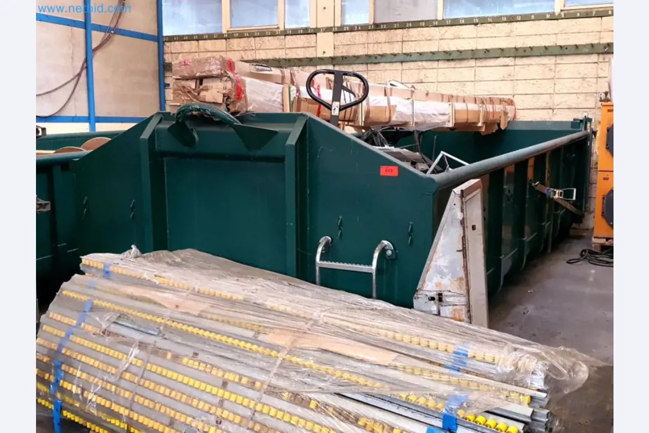 Likwidacja magazynu firmy usługowej, pojazdy, wyposażenie magazynu-1