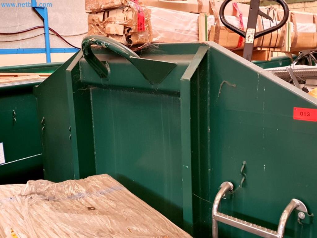 Likwidacja magazynu firmy usługowej, pojazdy, wyposażenie magazynu-4