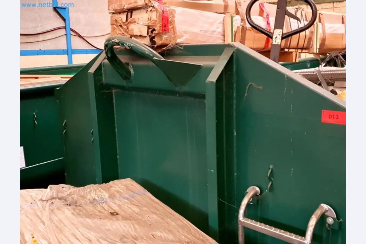 Likwidacja magazynu firmy usługowej, pojazdy, wyposażenie magazynu-4