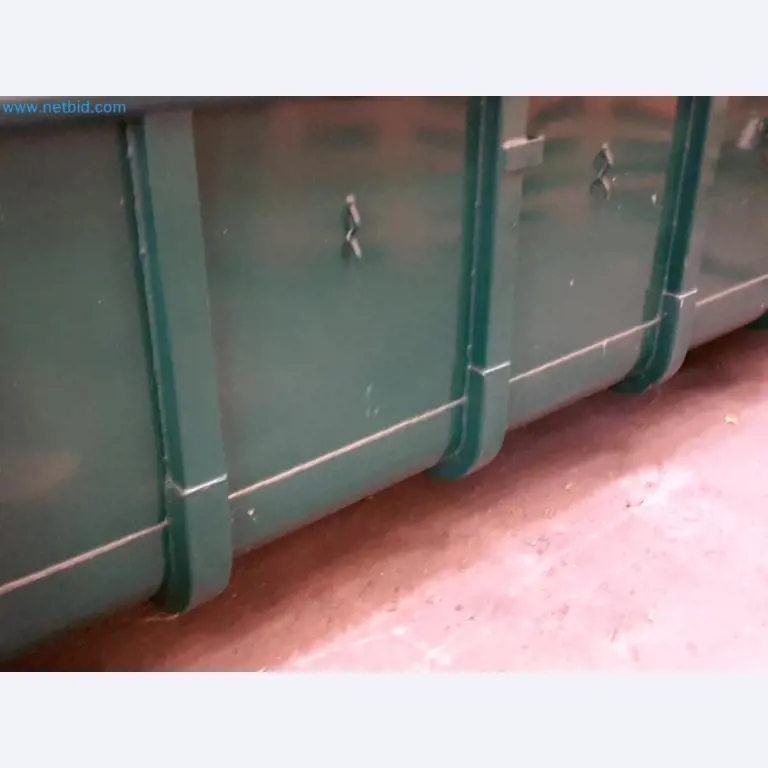 Likwidacja magazynu firmy usługowej, pojazdy, wyposażenie magazynu-5