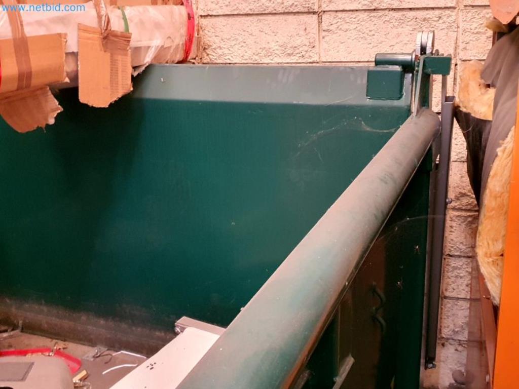 Likwidacja magazynu firmy usługowej, pojazdy, wyposażenie magazynu-6