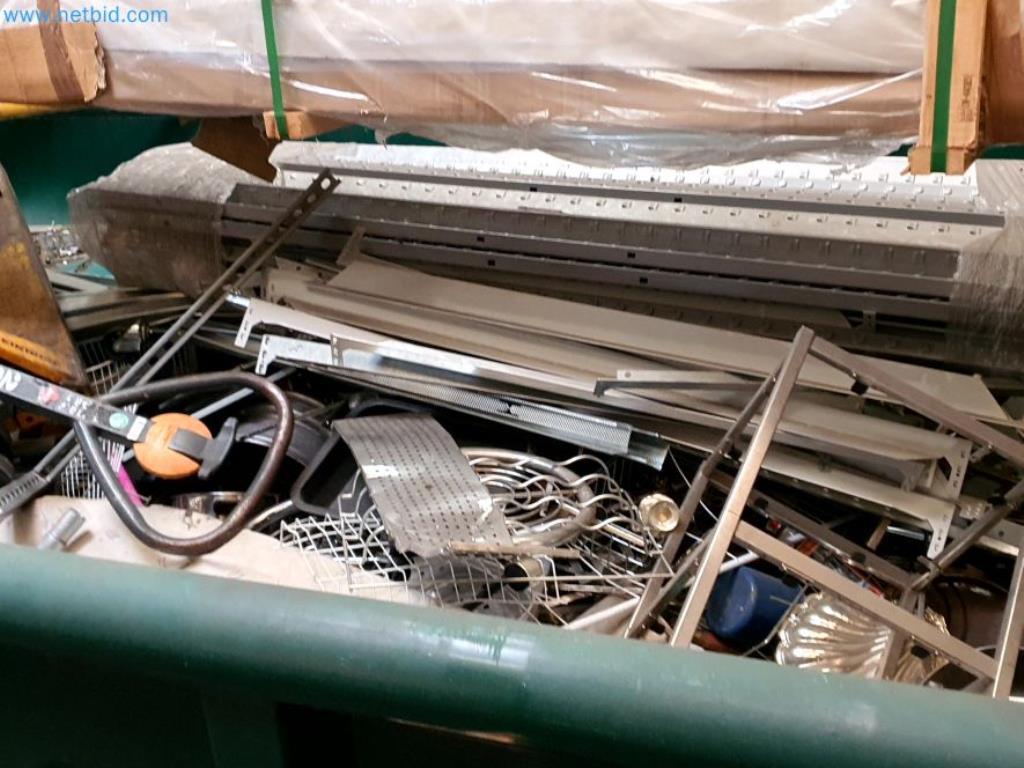 Likwidacja magazynu firmy usługowej, pojazdy, wyposażenie magazynu-7