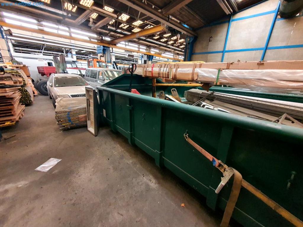 Likwidacja magazynu firmy usługowej, pojazdy, wyposażenie magazynu-8