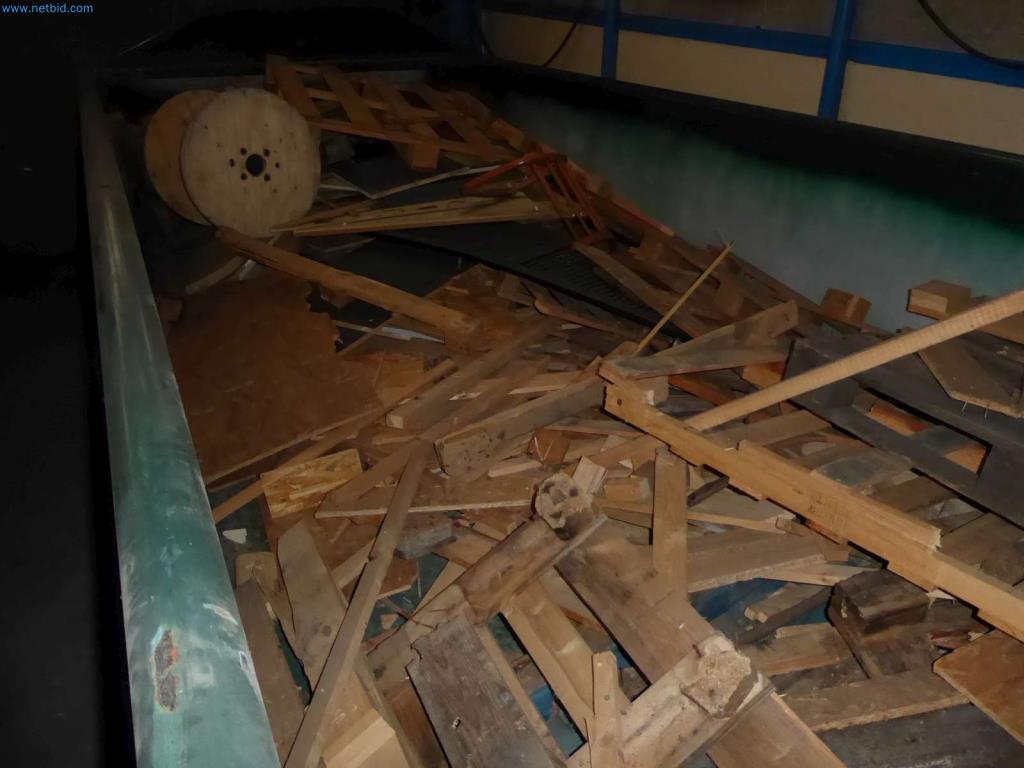 Likvidace skladu společnosti poskytující služby, vozidla, vybavení skladu-4