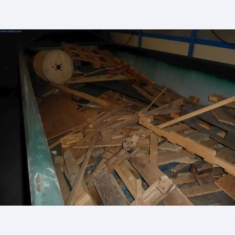 Magazijnliquidatie van een dienstverlenend bedrijf, voertuigen, magazijnuitrusting-4