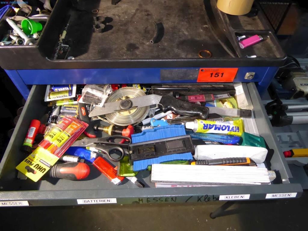 Likwidacja magazynu firmy usługowej, pojazdy, wyposażenie magazynu-2