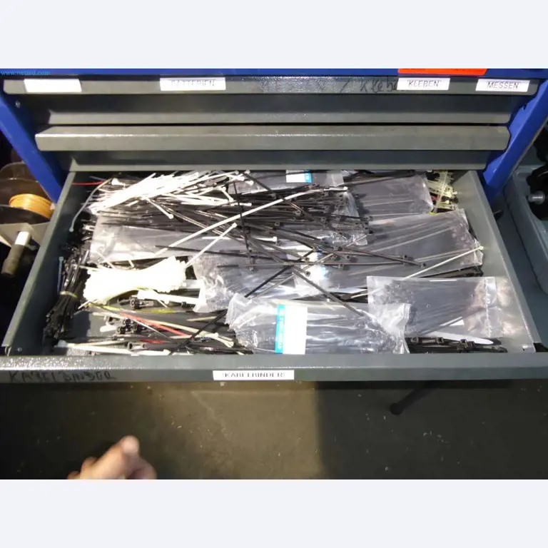 Liquidación de almacén de una empresa de servicios, vehículos, equipos de almacén-4