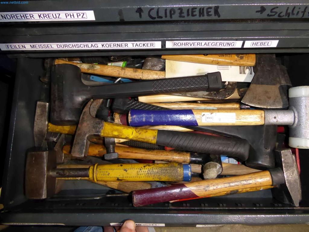 Lagerauflösung eines Dienstleistungsbetriebes, Fahrzeuge, Lagereinrichtung-3