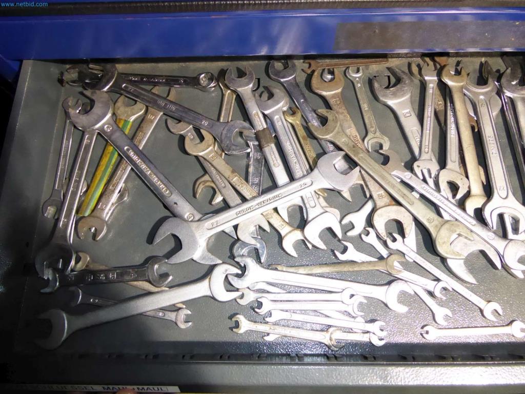 Lagerauflösung eines Dienstleistungsbetriebes, Fahrzeuge, Lagereinrichtung-6