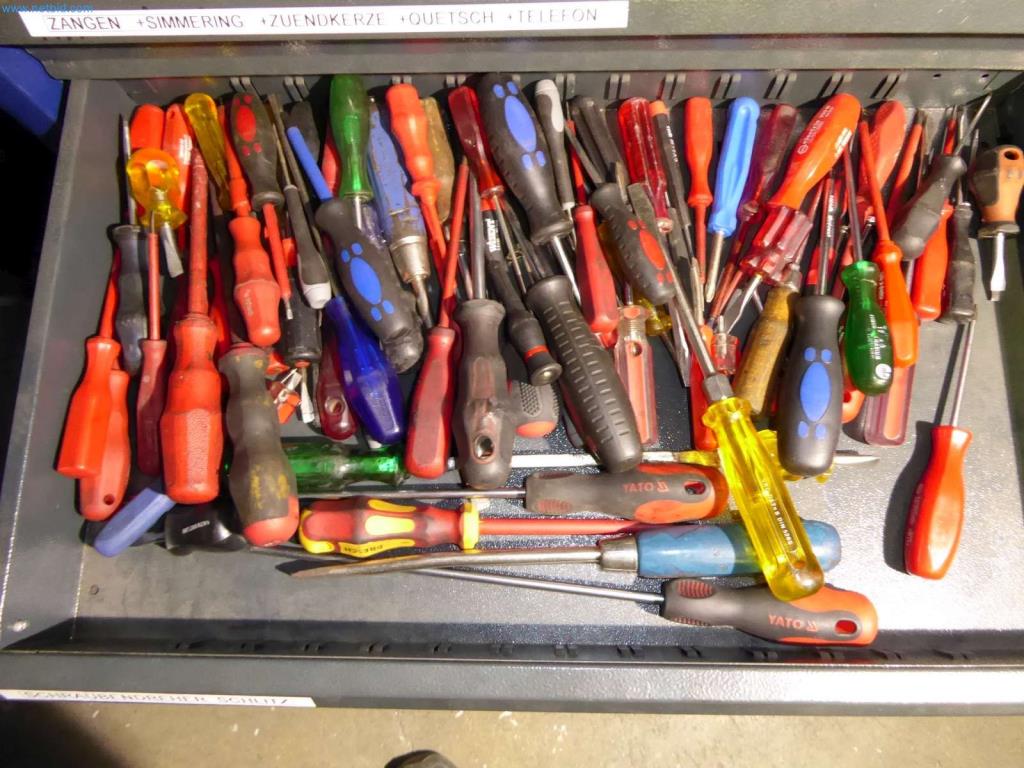 Lagerauflösung eines Dienstleistungsbetriebes, Fahrzeuge, Lagereinrichtung-9