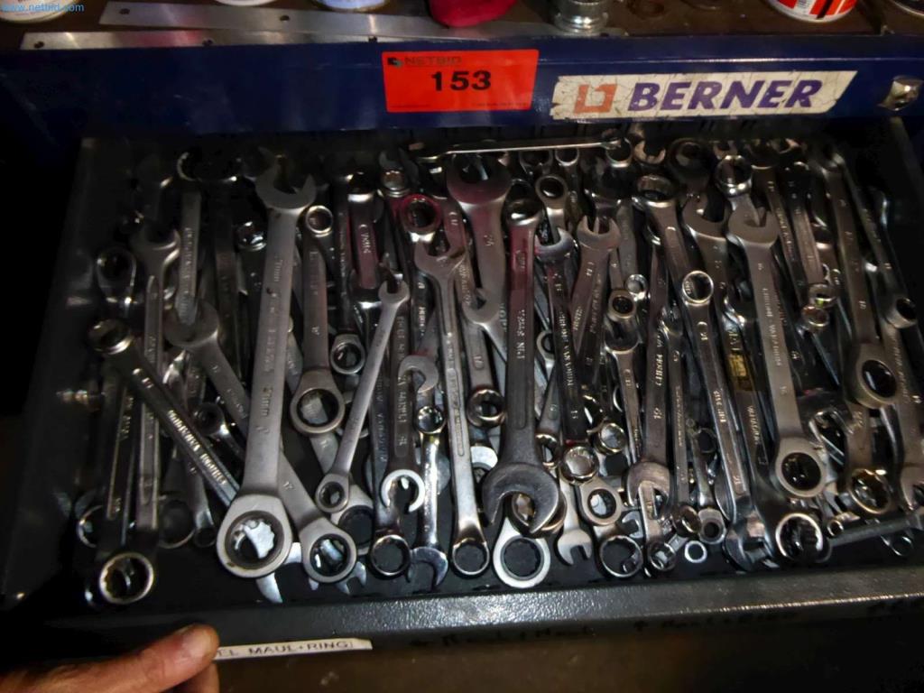 Liquidación de almacén de una empresa de servicios, vehículos, equipos de almacén-2