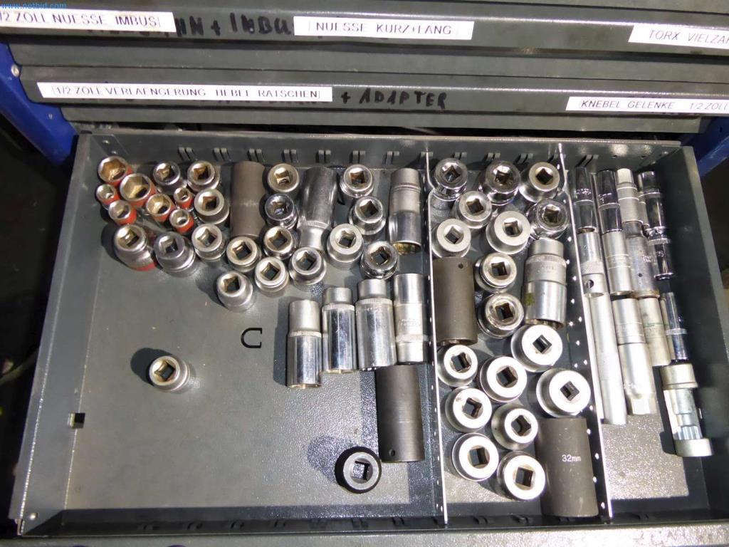 Liquidación de almacén de una empresa de servicios, vehículos, equipos de almacén-7