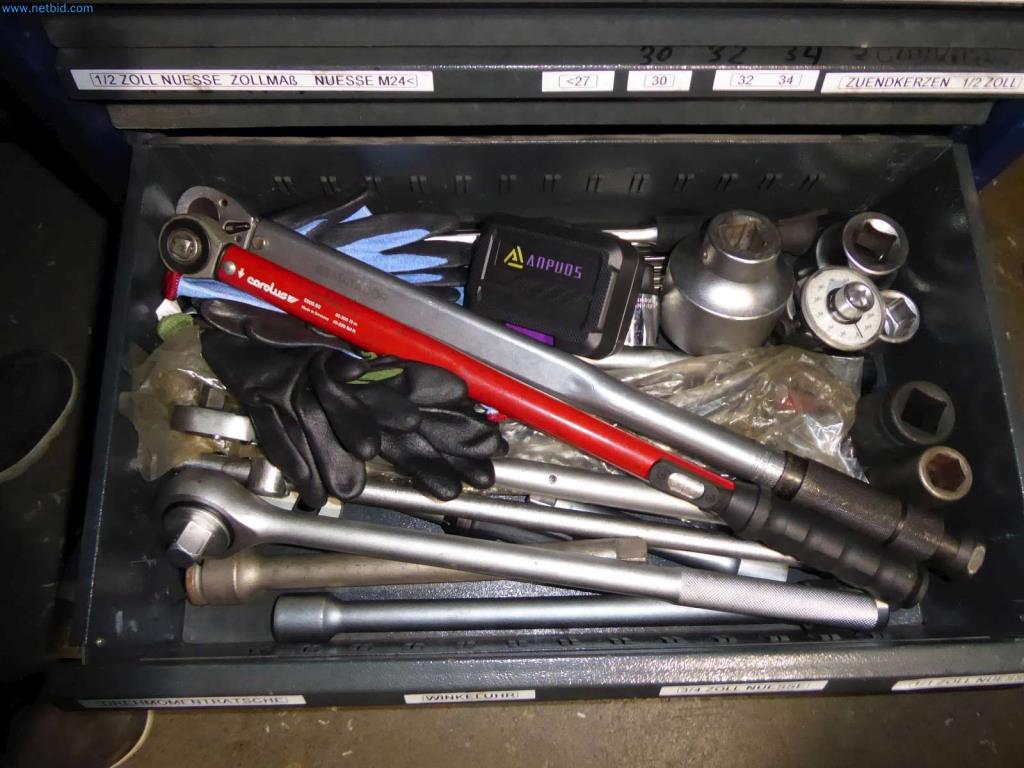 Liquidación de almacén de una empresa de servicios, vehículos, equipos de almacén-8