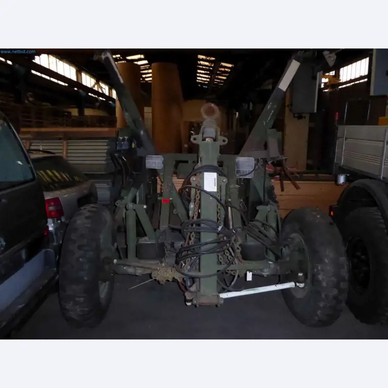 Likwidacja magazynu firmy usługowej, pojazdy, wyposażenie magazynu-1