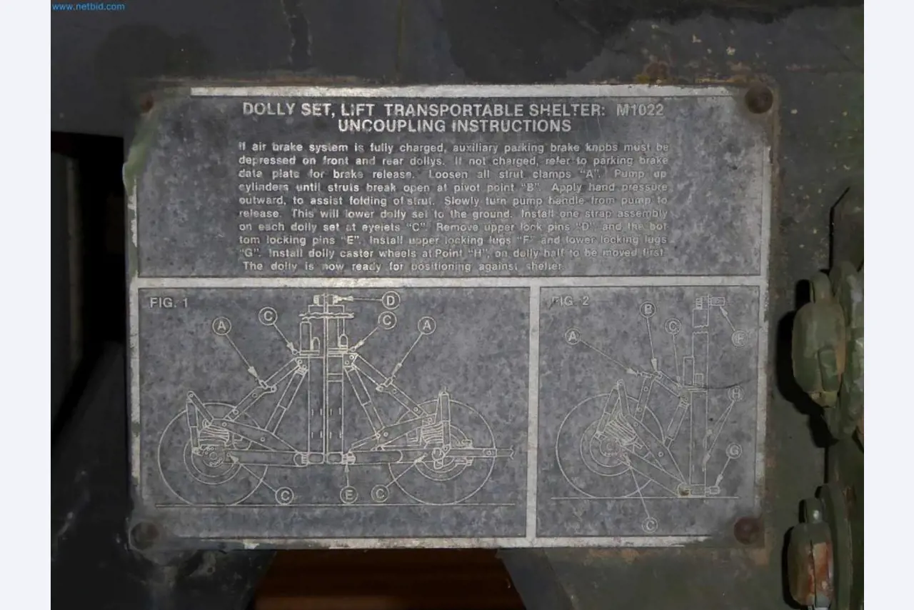 Likwidacja magazynu firmy usługowej, pojazdy, wyposażenie magazynu-2