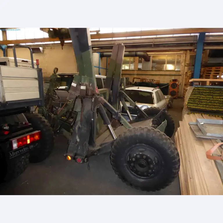 Likwidacja magazynu firmy usługowej, pojazdy, wyposażenie magazynu-3