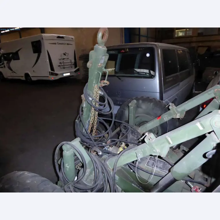 Likwidacja magazynu firmy usługowej, pojazdy, wyposażenie magazynu-4