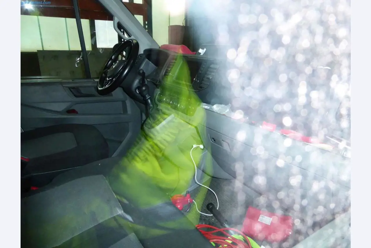 Liquidación de almacén de una empresa de servicios, vehículos, equipos de almacén-5