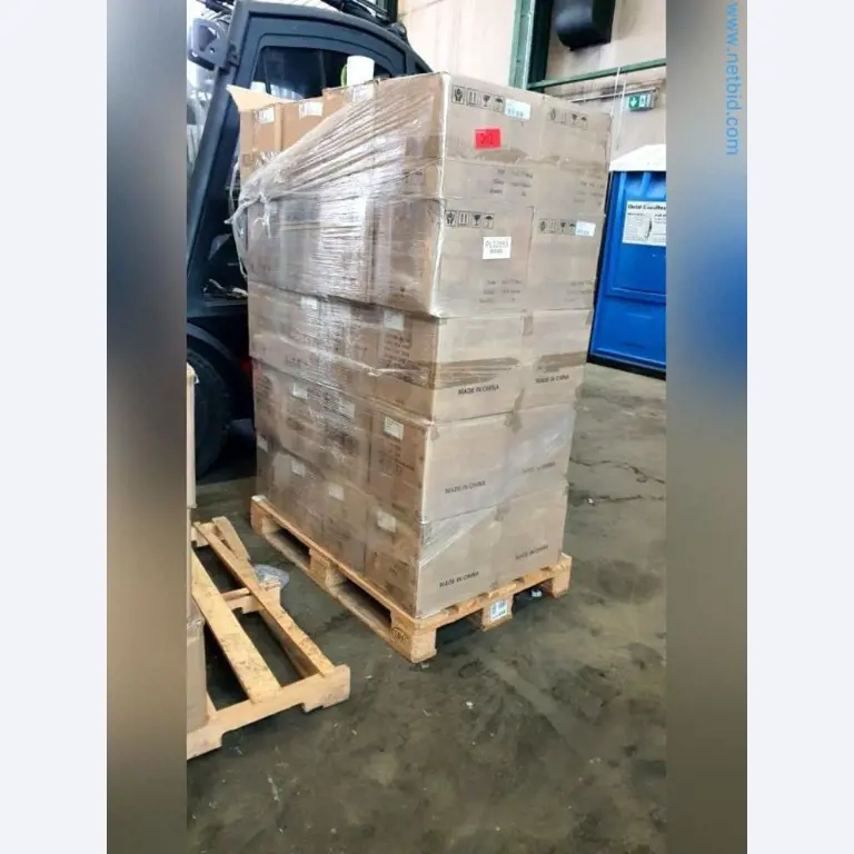 Magazijnliquidatie van een dienstverlenend bedrijf, voertuigen, magazijnuitrusting-2