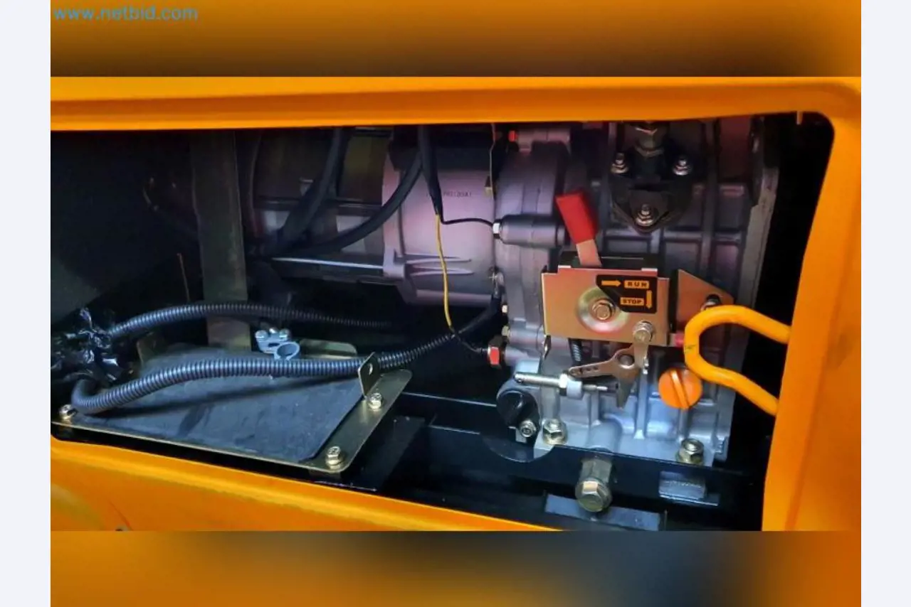 Lagerauflösung eines Dienstleistungsbetriebes, Fahrzeuge, Lagereinrichtung-3