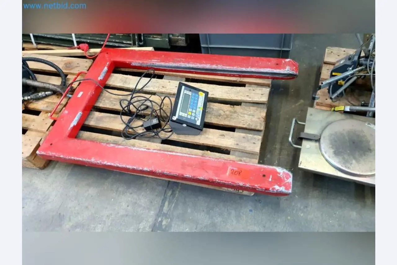 Lagerauflösung eines Dienstleistungsbetriebes, Fahrzeuge, Lagereinrichtung-1