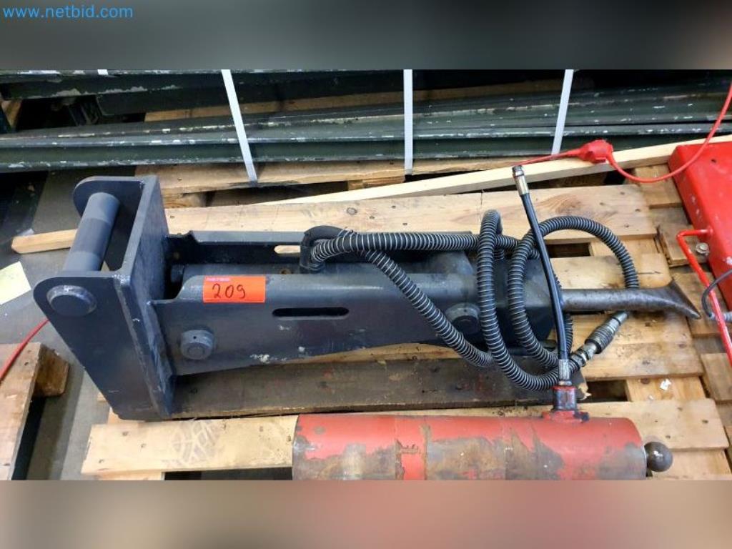 Likwidacja magazynu firmy usługowej, pojazdy, wyposażenie magazynu-1