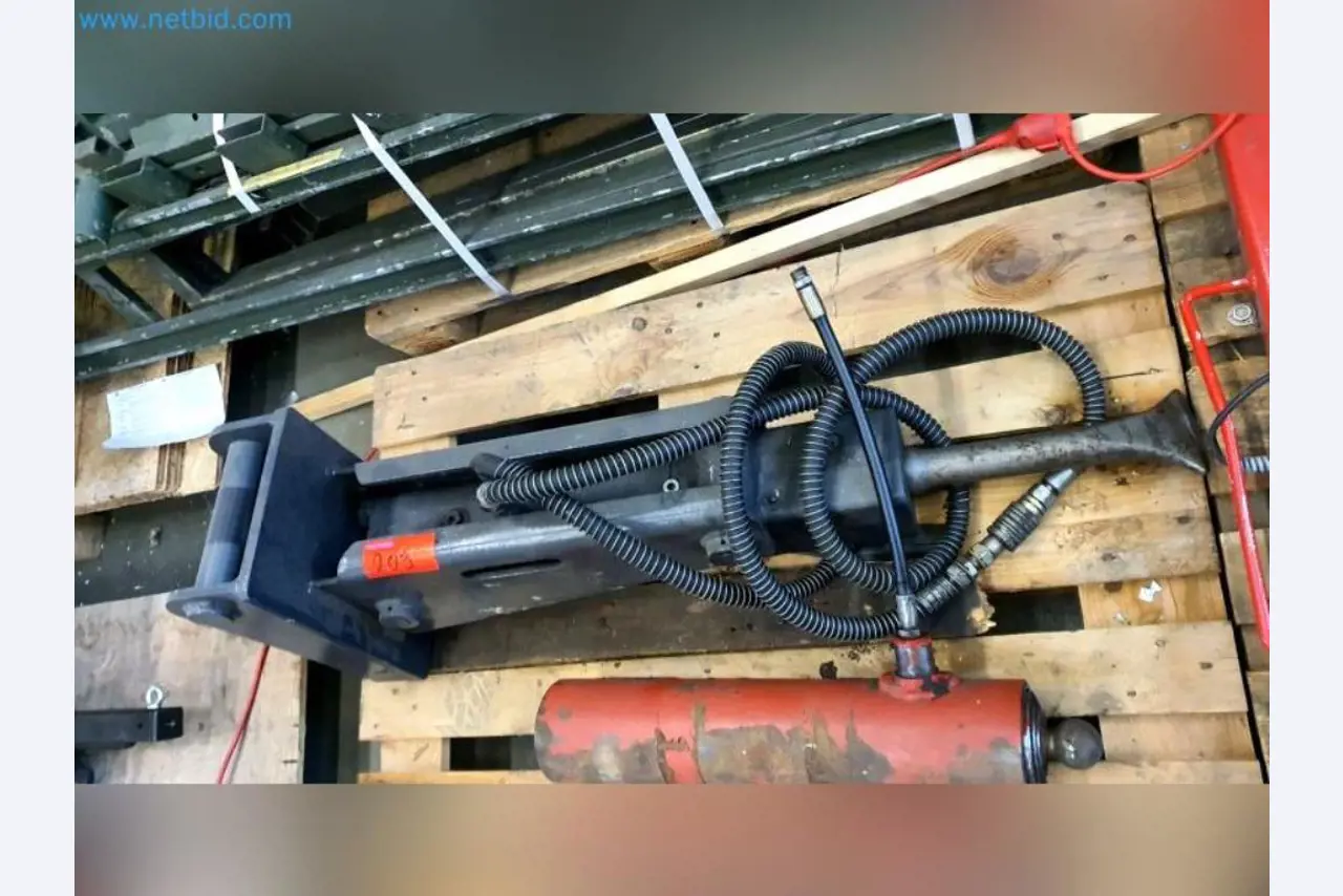 Liquidación de almacén de una empresa de servicios, vehículos, equipos de almacén-2