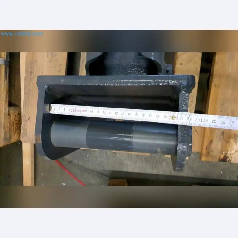 Liquidación de almacén de una empresa de servicios, vehículos, equipos de almacén-3