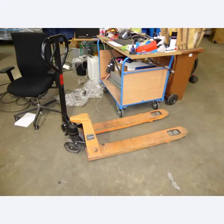 Liquidación de almacén de una empresa de servicios, vehículos, equipos de almacén-1