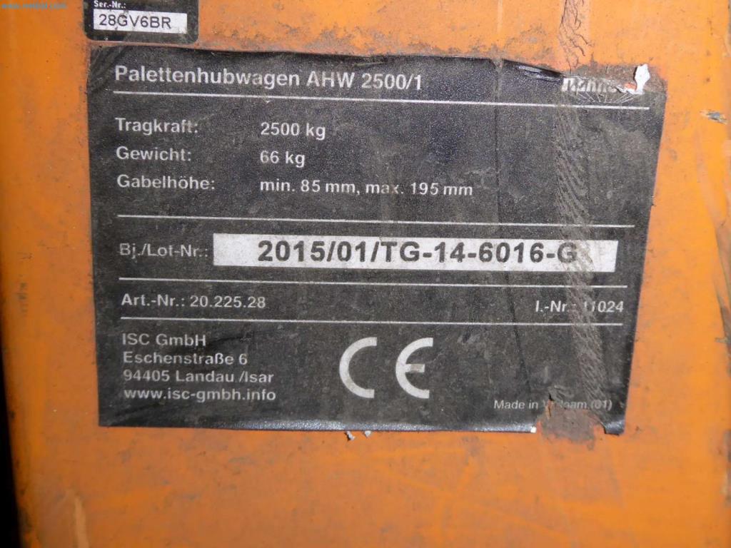 Lagerauflösung eines Dienstleistungsbetriebes, Fahrzeuge, Lagereinrichtung-2