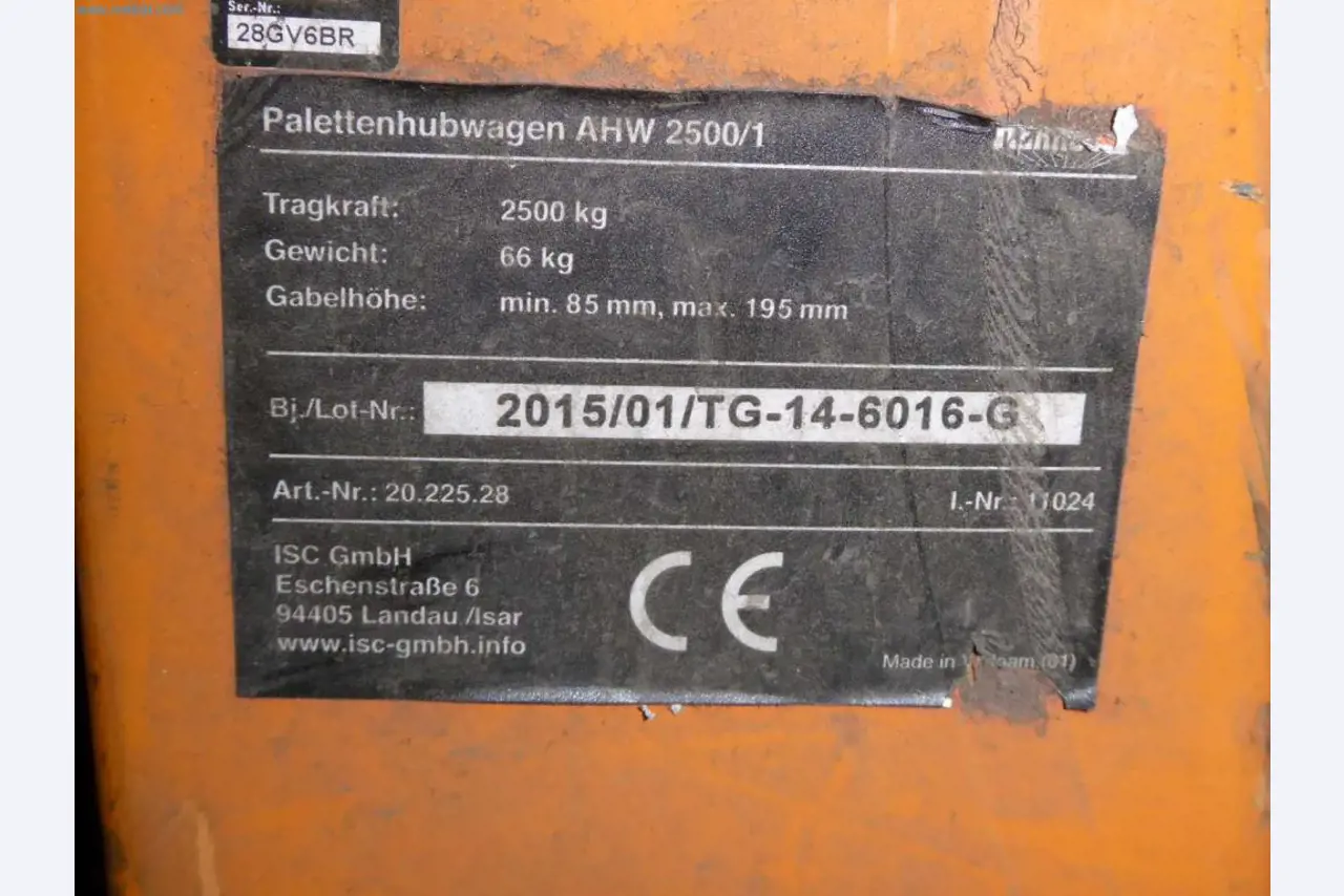 Liquidación de almacén de una empresa de servicios, vehículos, equipos de almacén-2