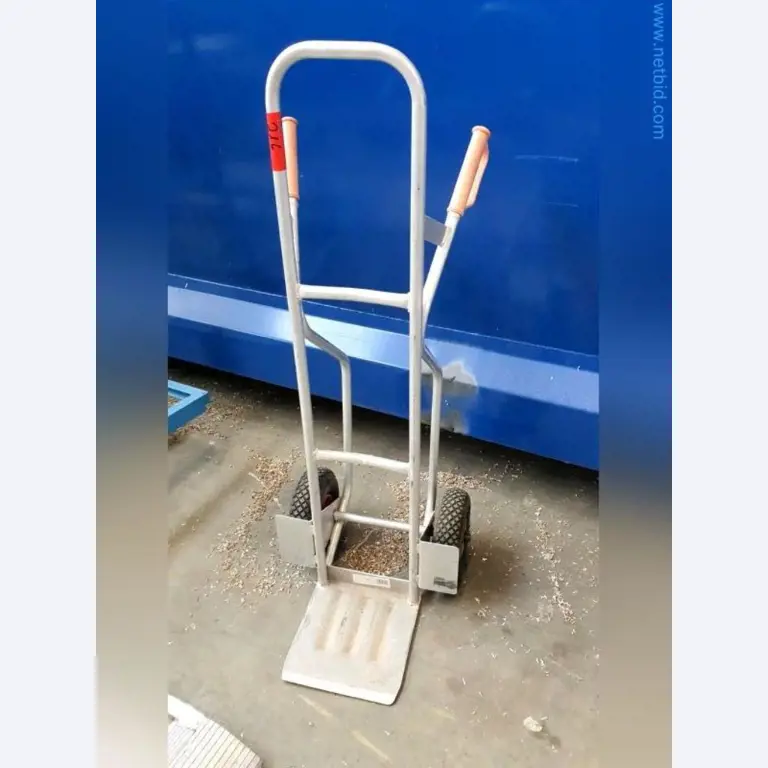 Liquidación de almacén de una empresa de servicios, vehículos, equipos de almacén-3