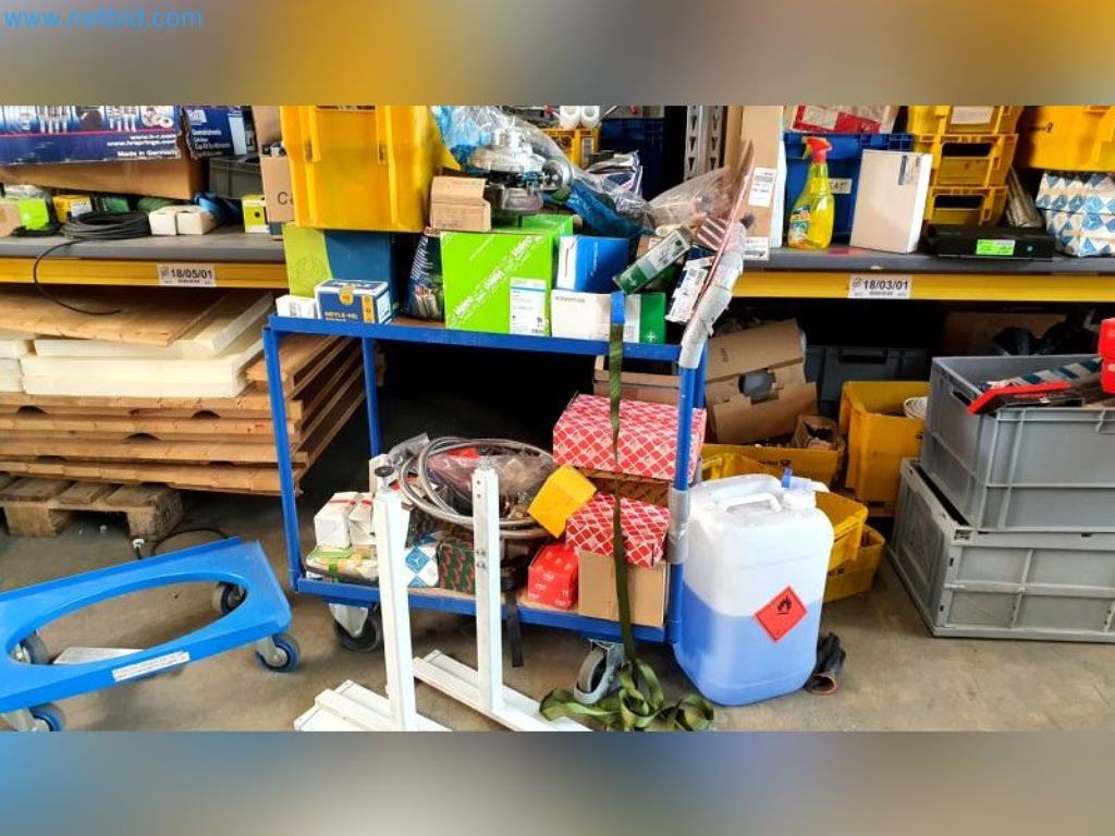 Likwidacja magazynu firmy usługowej, pojazdy, wyposażenie magazynu-3