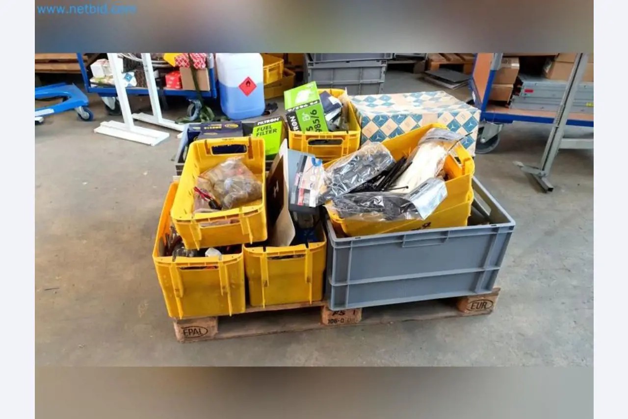 Liquidación de almacén de una empresa de servicios, vehículos, equipos de almacén-4