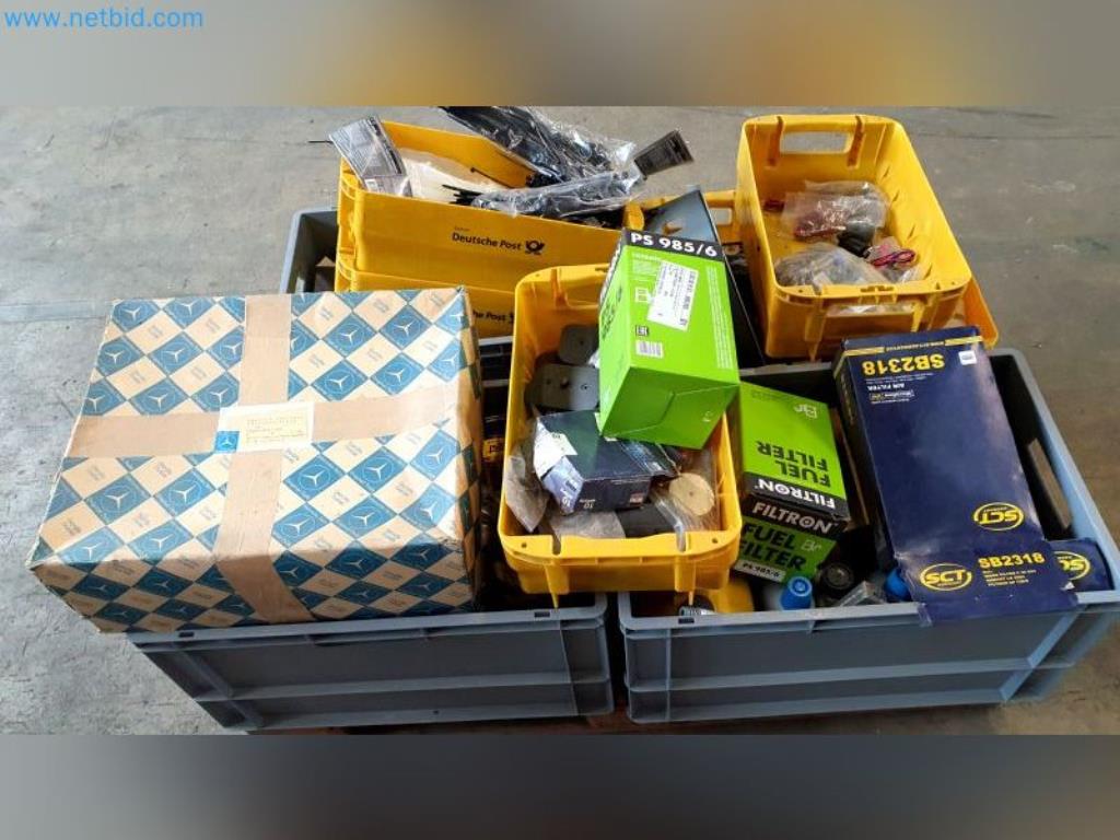 Likwidacja magazynu firmy usługowej, pojazdy, wyposażenie magazynu-5