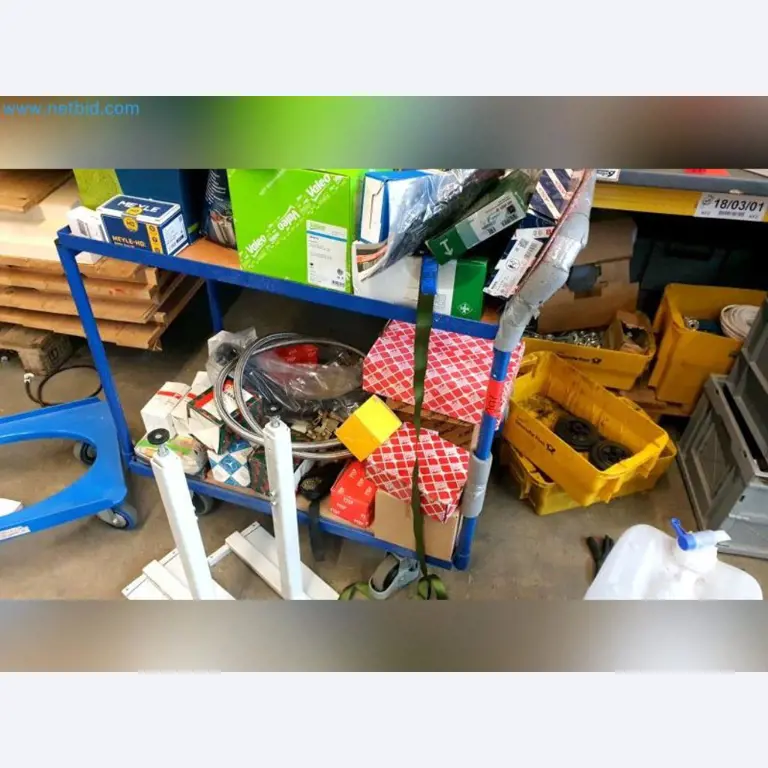 Liquidación de almacén de una empresa de servicios, vehículos, equipos de almacén-9