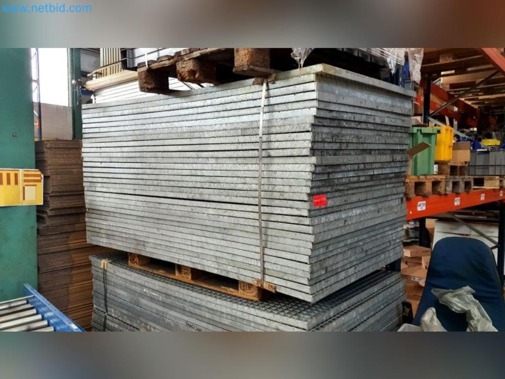 Likvidace skladu společnosti poskytující služby, vozidla, vybavení skladu-2