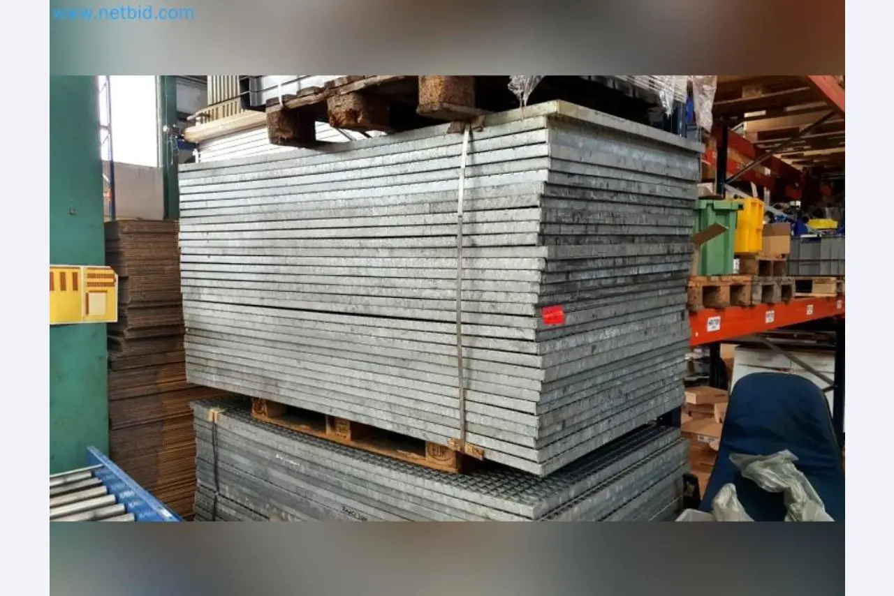 Liquidación de almacén de una empresa de servicios, vehículos, equipos de almacén-2