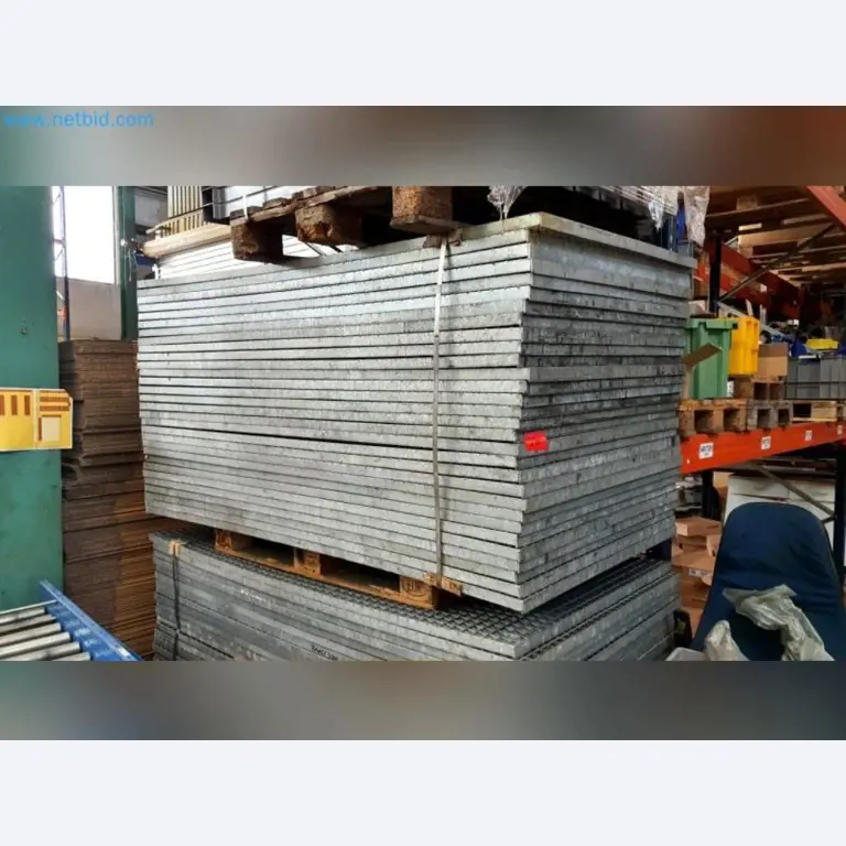 Liquidación de almacén de una empresa de servicios, vehículos, equipos de almacén-2