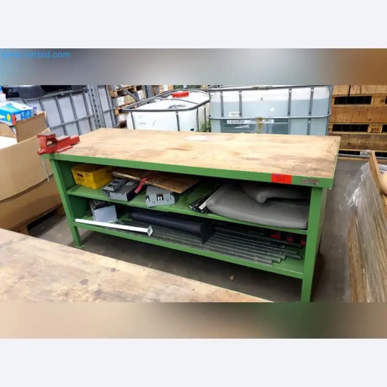 Magazijnliquidatie van een dienstverlenend bedrijf, voertuigen, magazijnuitrusting-1