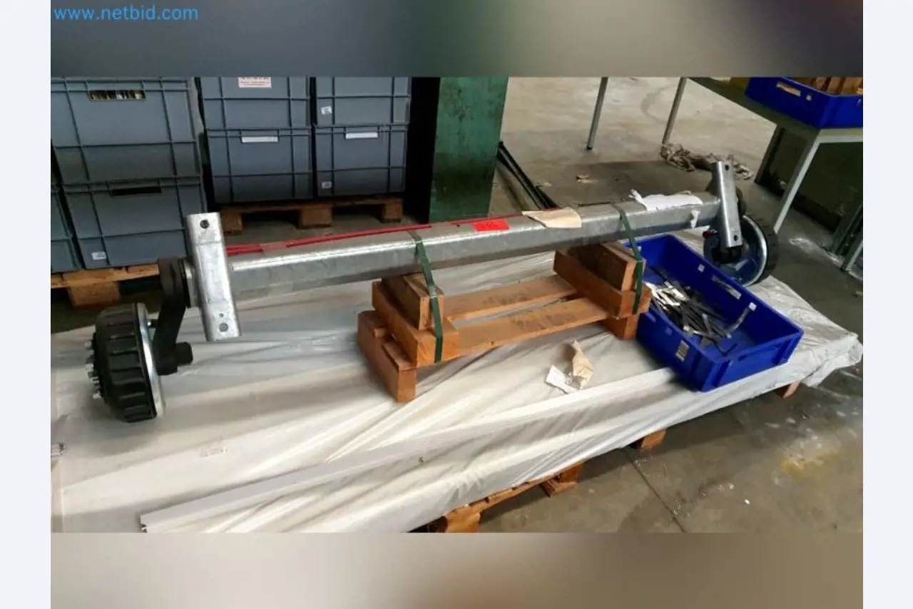 Liquidación de almacén de una empresa de servicios, vehículos, equipos de almacén-1