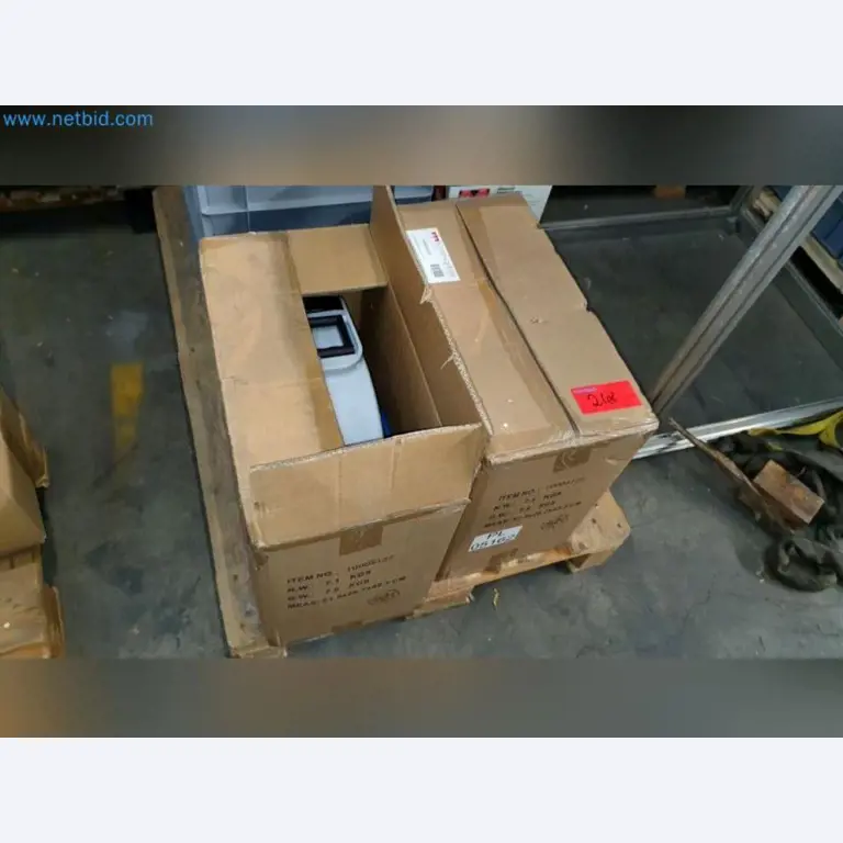 Lagerauflösung eines Dienstleistungsbetriebes, Fahrzeuge, Lagereinrichtung-2