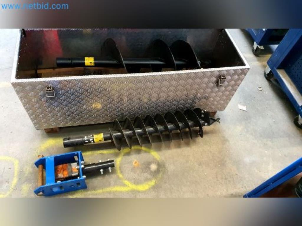 Lagerauflösung eines Dienstleistungsbetriebes, Fahrzeuge, Lagereinrichtung-1