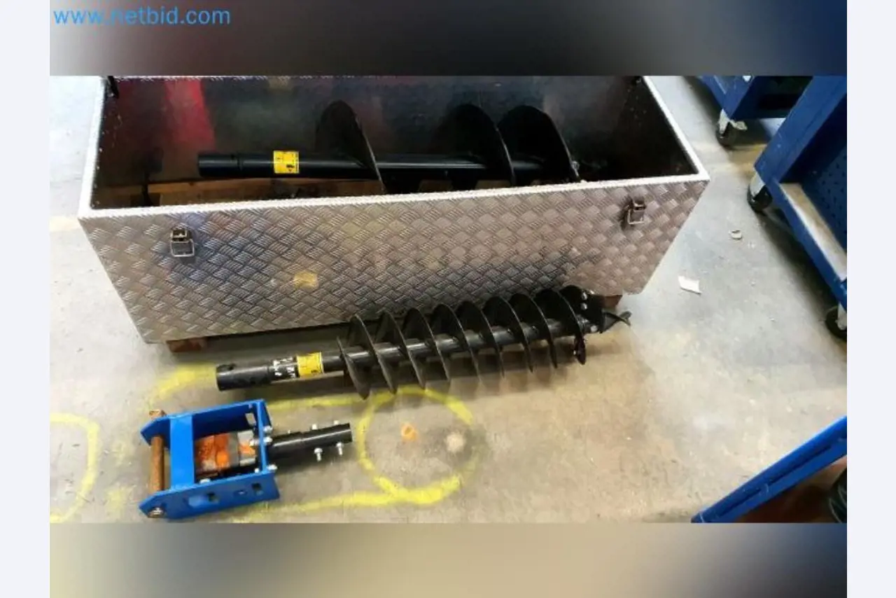 Lagerauflösung eines Dienstleistungsbetriebes, Fahrzeuge, Lagereinrichtung-1